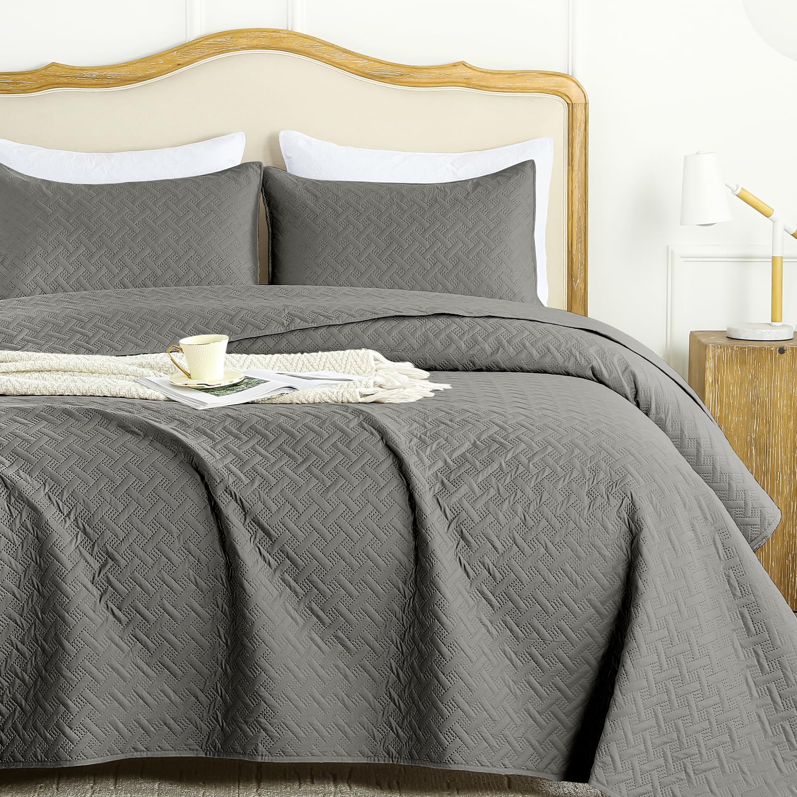 Flymme Queen Quilt Bedding Set Dark Grey Lightweight Bedspreads Full Size,Modern Style Geometric Weave Stripe Pattern,Soft Micro